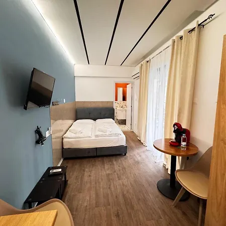 Modern 8 Balcony Kitchenette Bathroom Lejlighed *