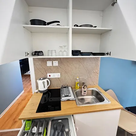 Apartment Modern 8 Balcony Kitchenette Bathroom Limassol