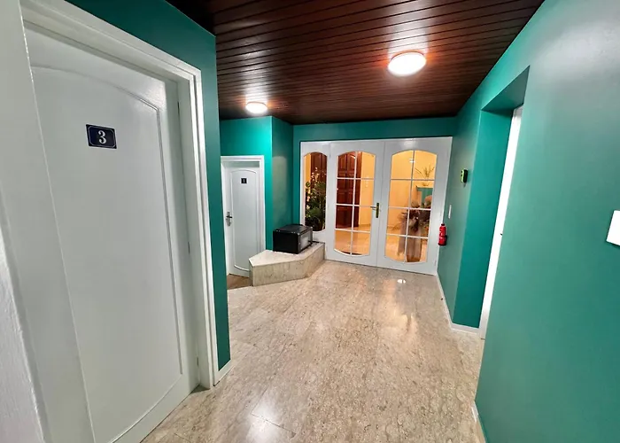 Modern 8 Balcony Kitchenette Bathroom リマソール